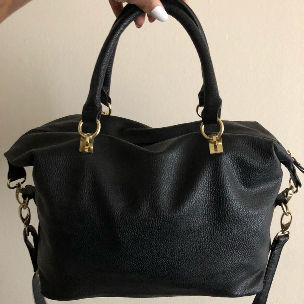 H&M black crossbody bag.